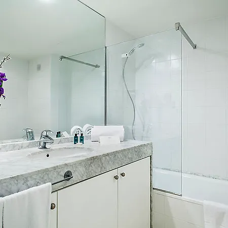 Splendom Pau Claris Aparthotel
