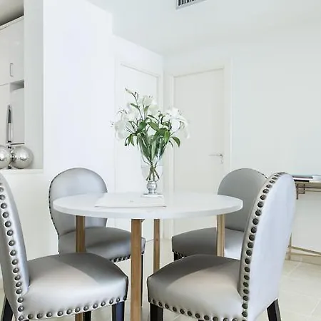 Splendom Pau Claris Aparthotel