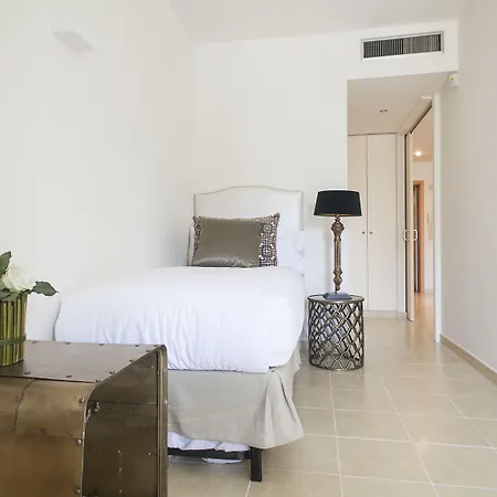 Apartahotel Splendom Pau Claris 4*