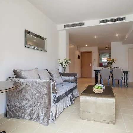 Splendom Pau Claris Aparthotel 4*